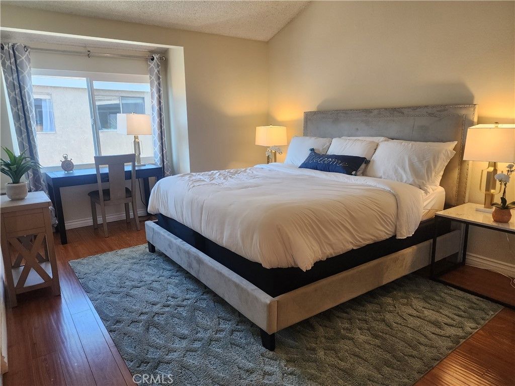 listing image 130727079457290942819