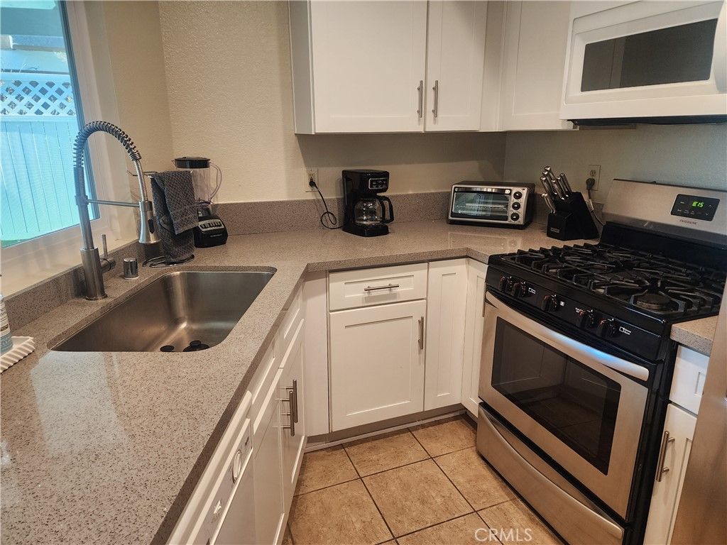 listing image 130729898810706249551