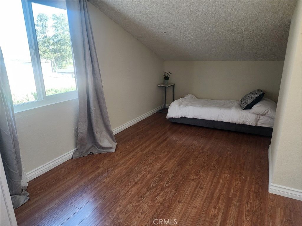 listing image 130720931883941592245