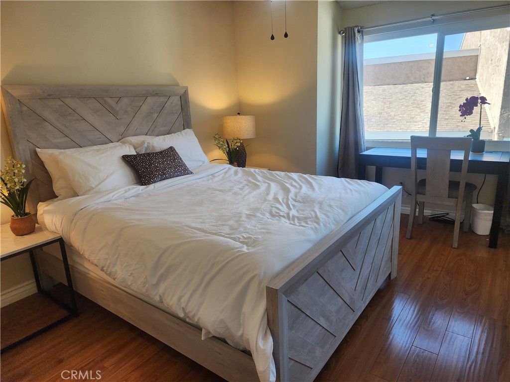 listing image 130724325584159933119