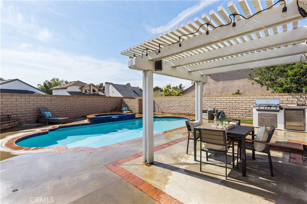 listing image 130726761960089863372
