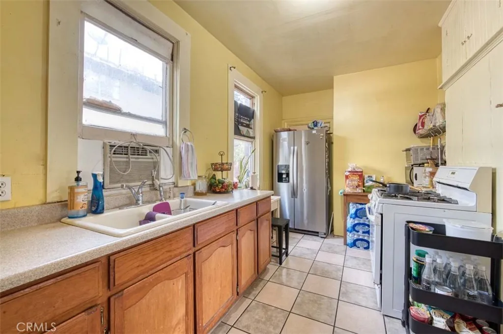 Pasadena, California 91103, United States, ,Residential,Pending,184374