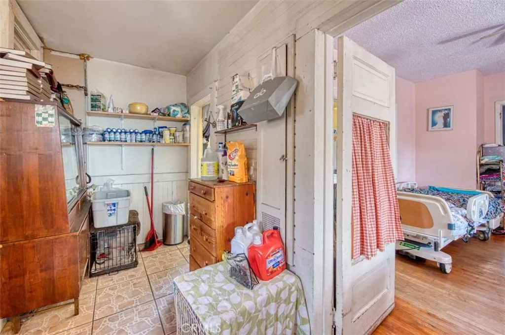 Pasadena, California 91103, United States, ,Residential,Pending,184374