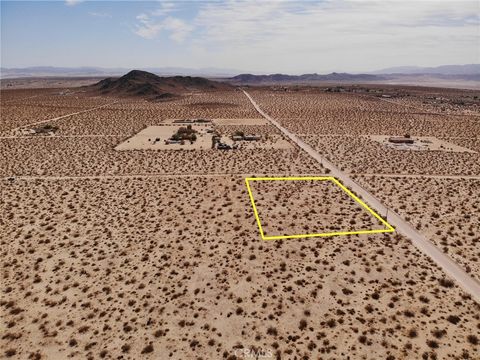 Photo of 0 Moonlight Mesa Avenue, Joshua Tree, CA 92252 (MLS # JT24234949)
