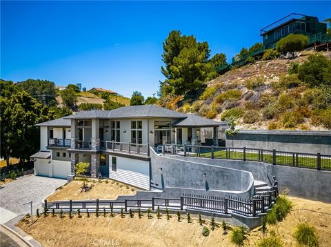 A home in North Tustin