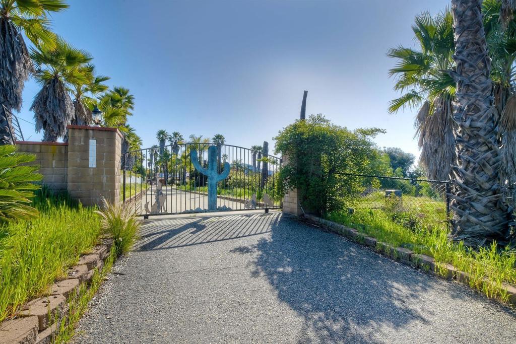 16001 Dorothy Lane