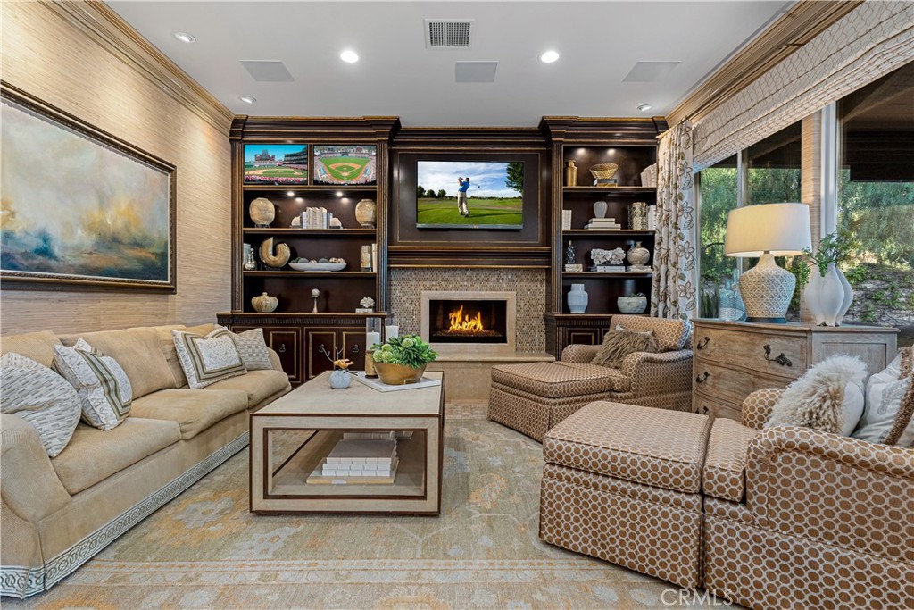2439 N San Miguel Drive
