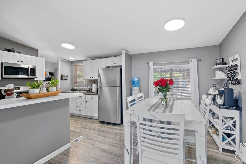 listing image 130721871777443063009