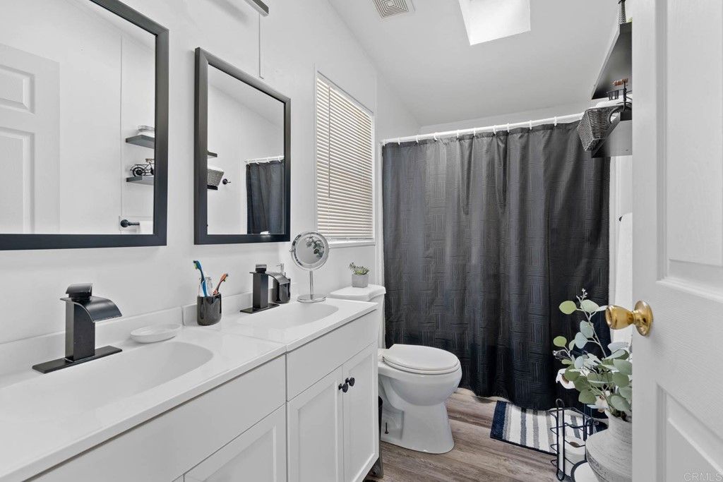 listing image 130723242550220409143