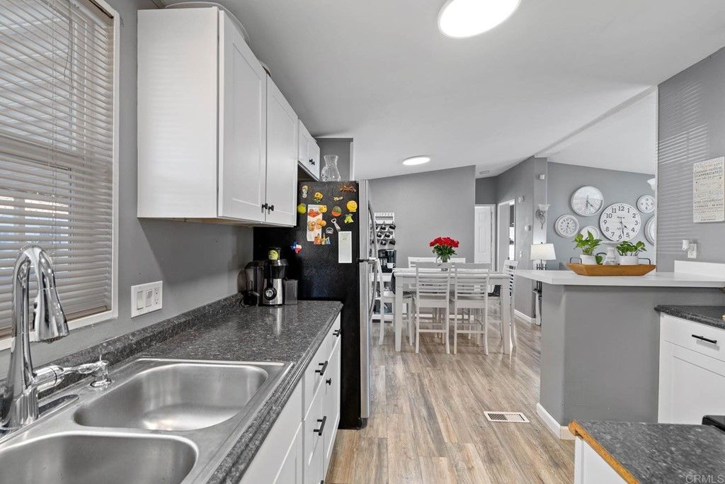listing image 130725804303241022636
