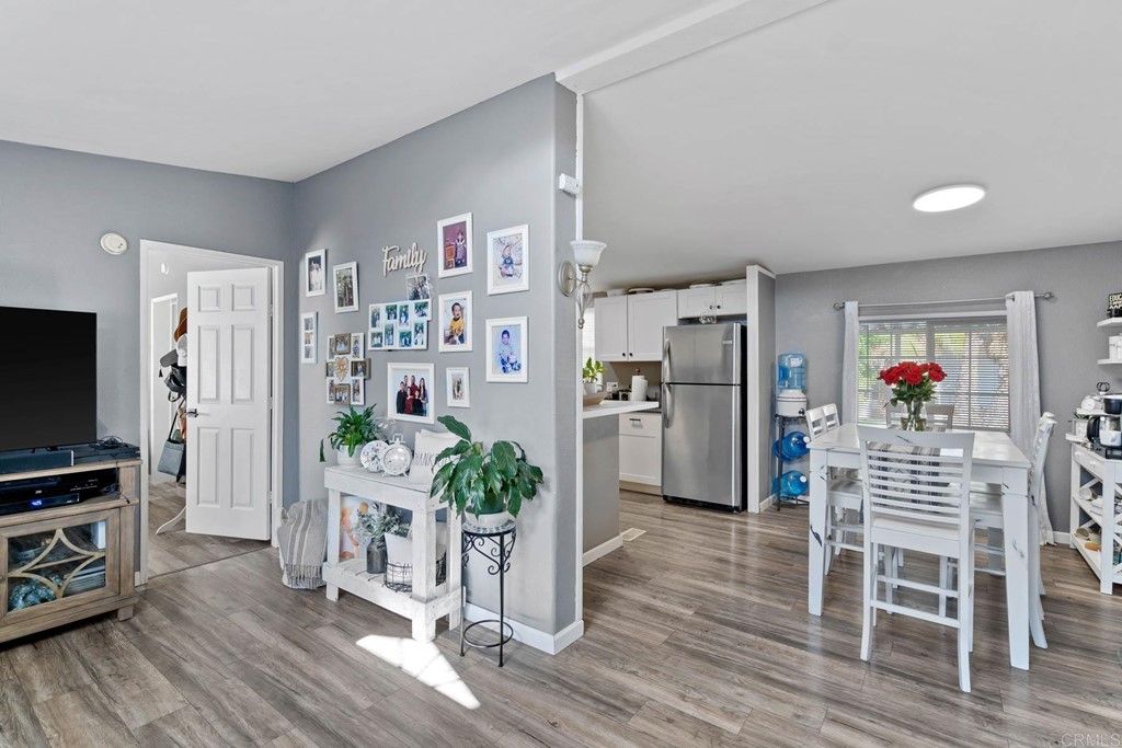 listing image 130723604457386094573