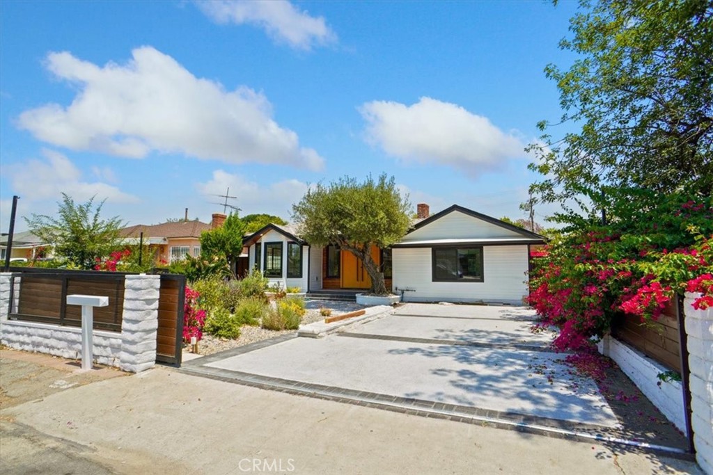 View North Hollywood, CA 91606 house