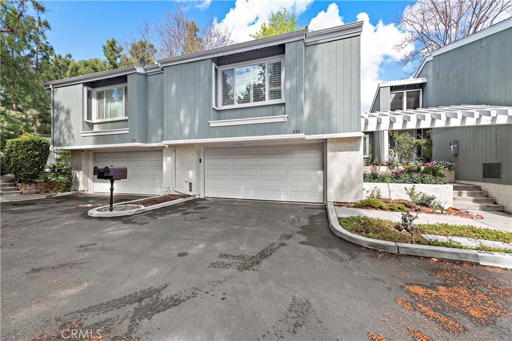 listing image 130721772534941261578
