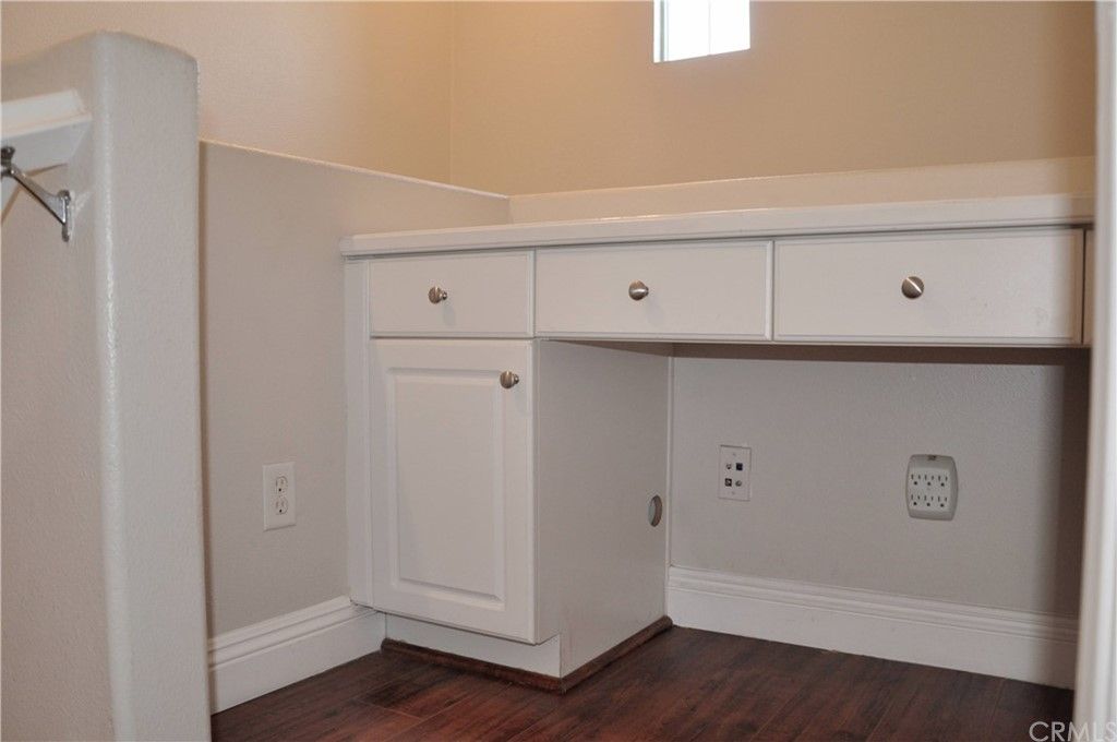 listing image 130724850503261985944