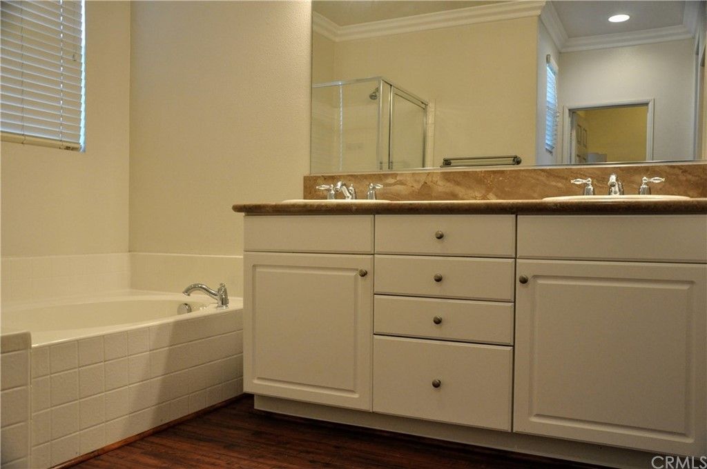 listing image 130722003960854325801