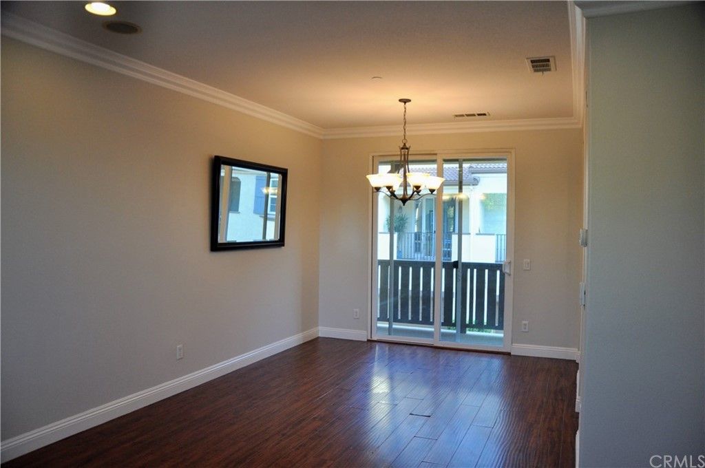 listing image 130722497933251251338