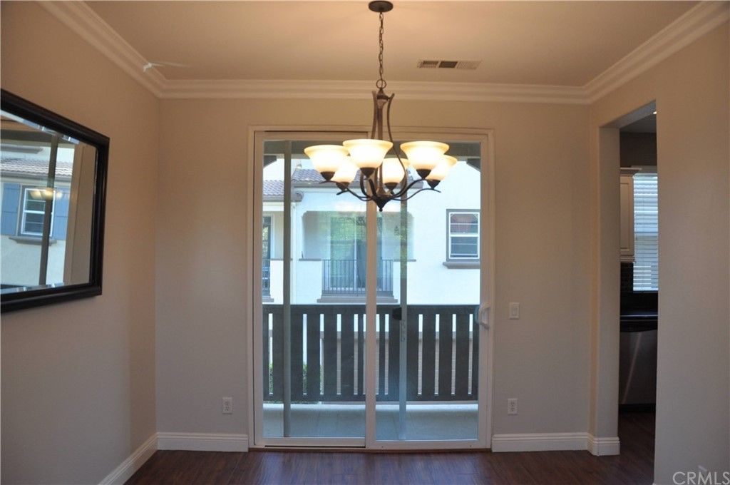 listing image 130720642532879086167