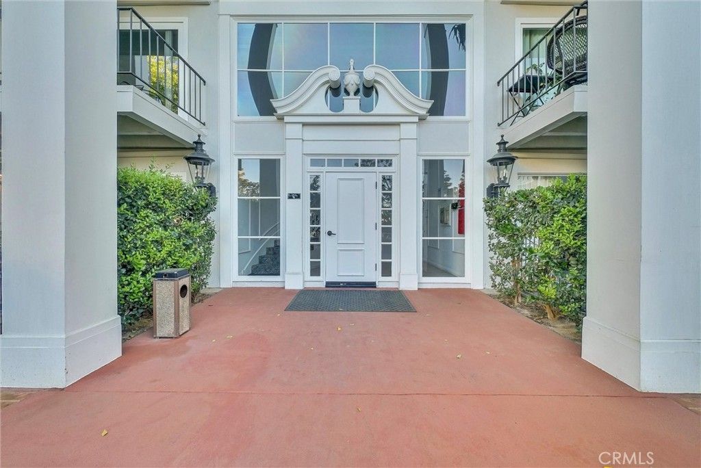 listing image 0