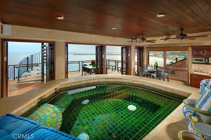 Corona del Mar South of PCH (CDMS) - Residential