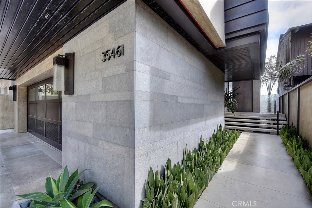 Beach Road Custom (BR) - Residential