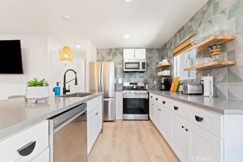 61938 Oleander Drive