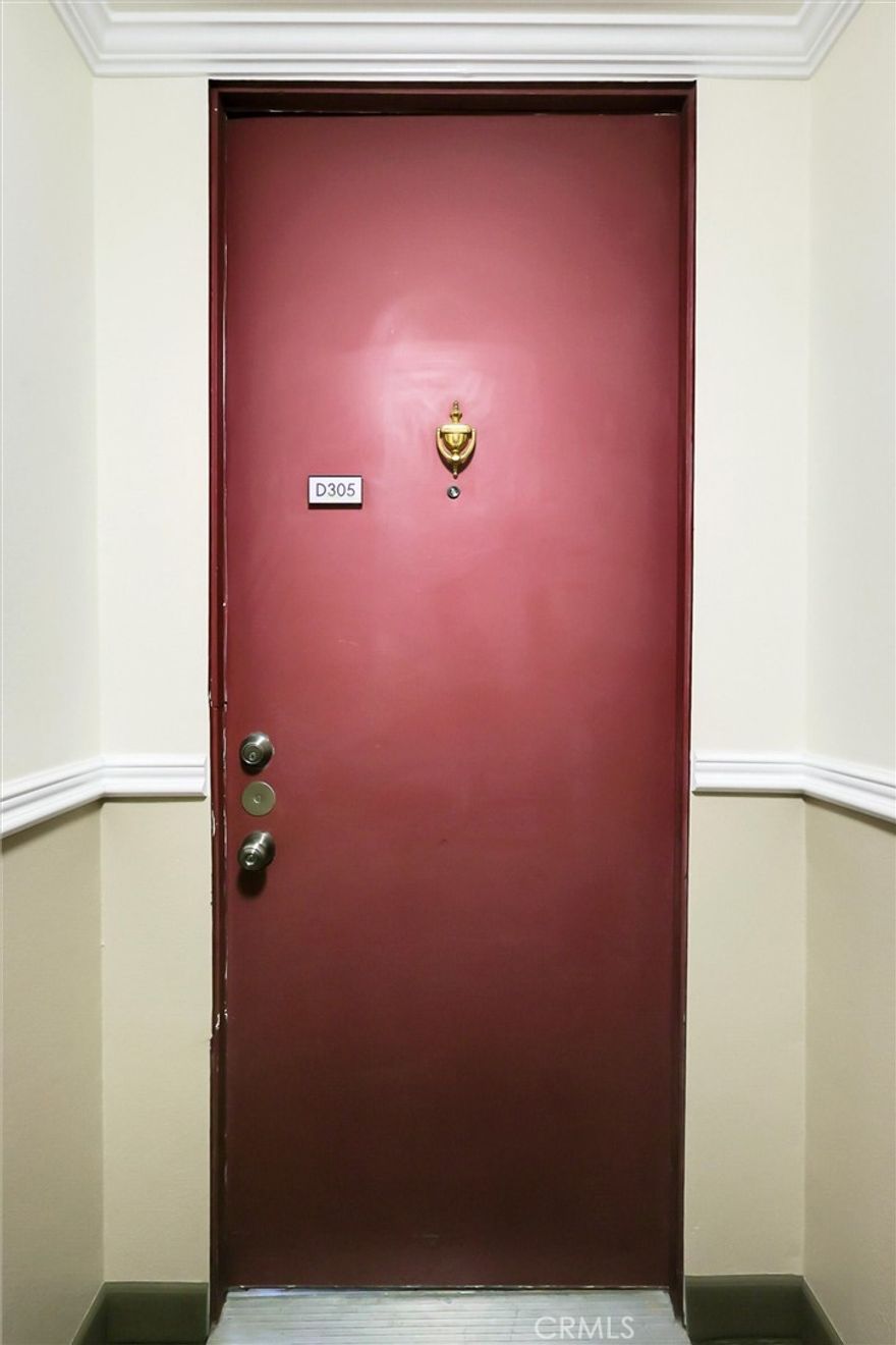 Bright updated , quite with nice ocean view and beautiful sunset view . Newer sliding door to walk out to your balcony and enjoy the ocean and canyon view . Newer tile floors in the kitchen, hardwood/Preguo flooring throughout. The bathroom was re-modeled to a step in shower with nice vanity . Recessed lighting in leaving area and kitchen. Bedroom have a walk-in closet and separate closet with mirror door . Enjoy community pool with heated spa and a dry Sauna , very well equipped Gym, out door barbecue grills. The unit have an assigned subterranean parking close to elevator and a storage above your parking area. Owner are real estate agents. 

The unit can leases as a furnish for higher rent, submit for details. Long term lease prefer. It is ready to move in now.