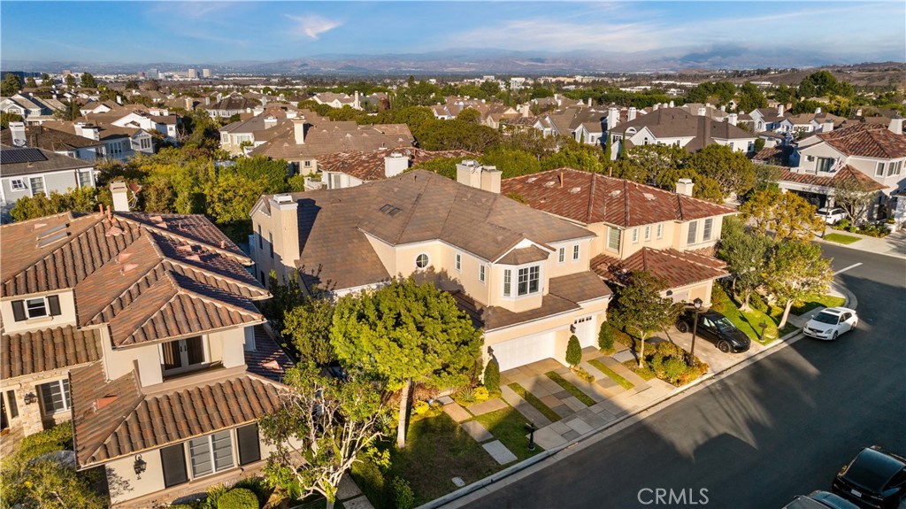 4 Colonial Drive