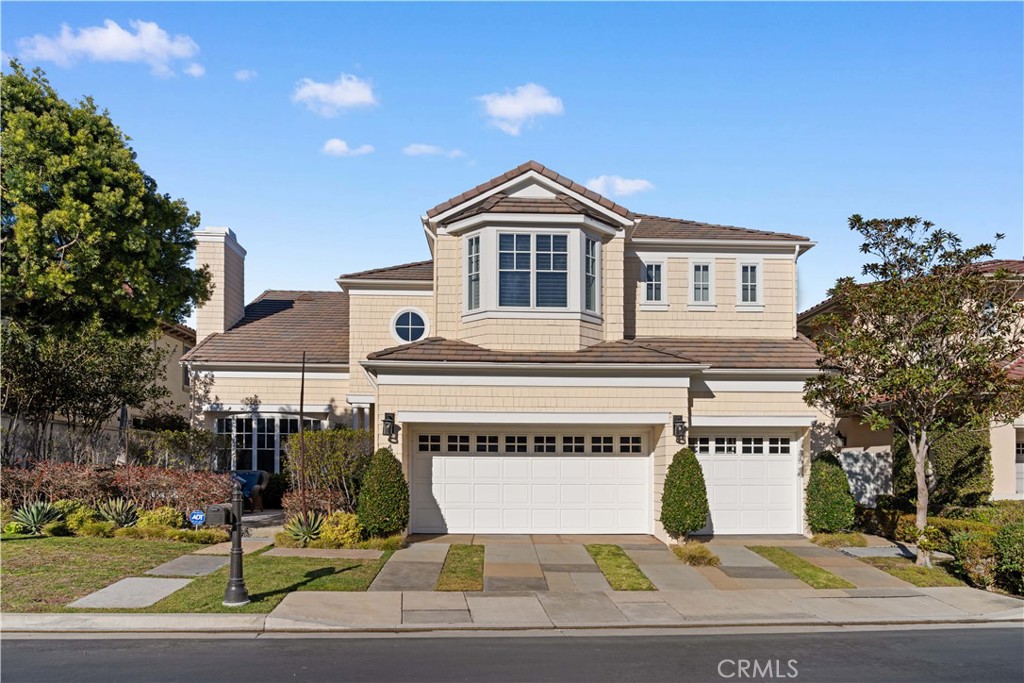 4 Colonial Drive