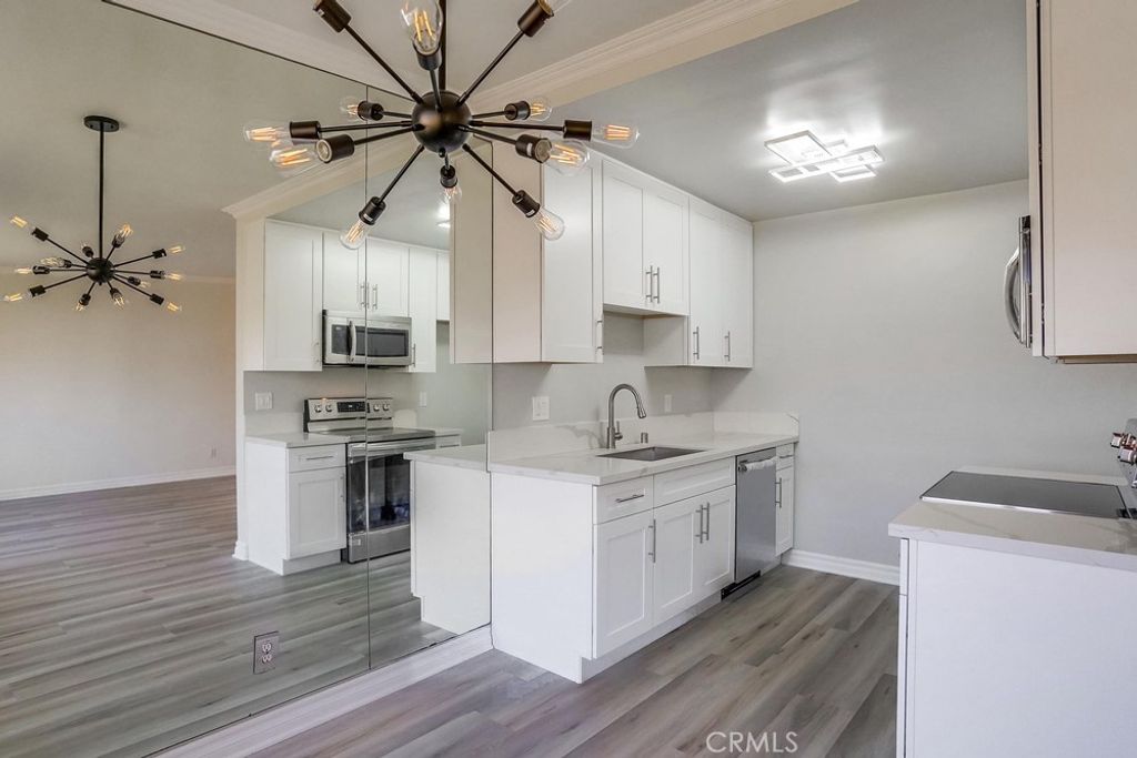 listing image 130720048154155307605