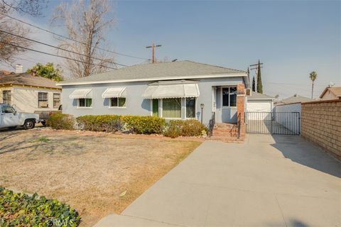 A home in El Monte