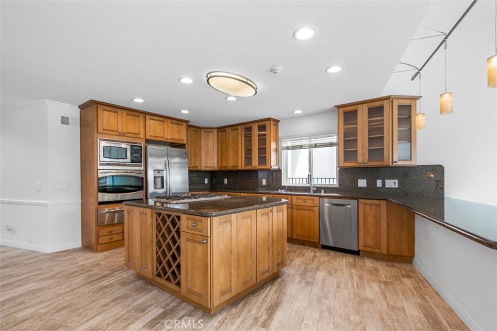 Harbor Island ""Drive"" (HIDC) - Residential