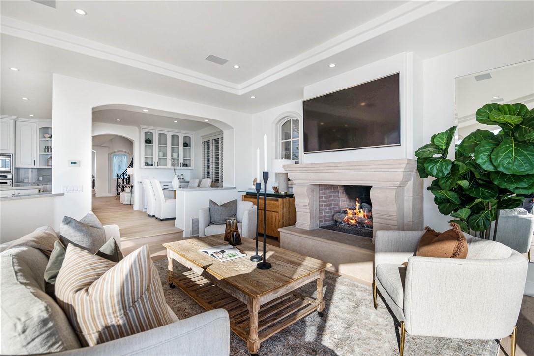 Corona del Mar South of PCH (CDMS) - Residential