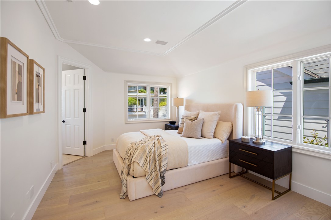 Corona del Mar South of PCH (CDMS) - Residential