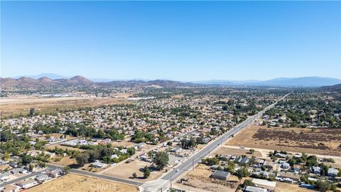 A home in Lake Elsinore