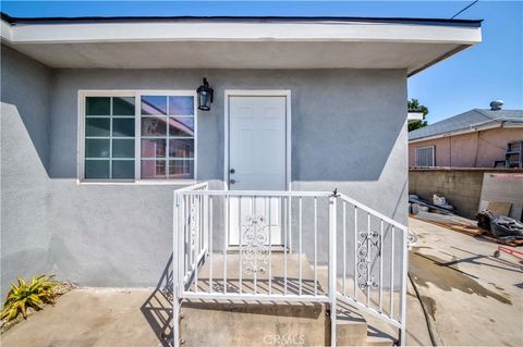 A home in El Monte