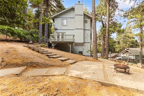 A home in Cedarpines Park