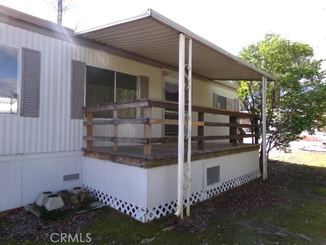 SENIOR PARK. NEED PARK APPROVAL AFTER ACCEPTED OFFER. NEW ROOF, NEW GUTTERS, NEW HEAT AND AIR NEW WATER HEATER, STOVE HOOD, APPLIANCES, NEW FLOOR COVERINGS, FRESH PAINT. SELLER WOULD LIKE TIMOS TITLE - TAMARA