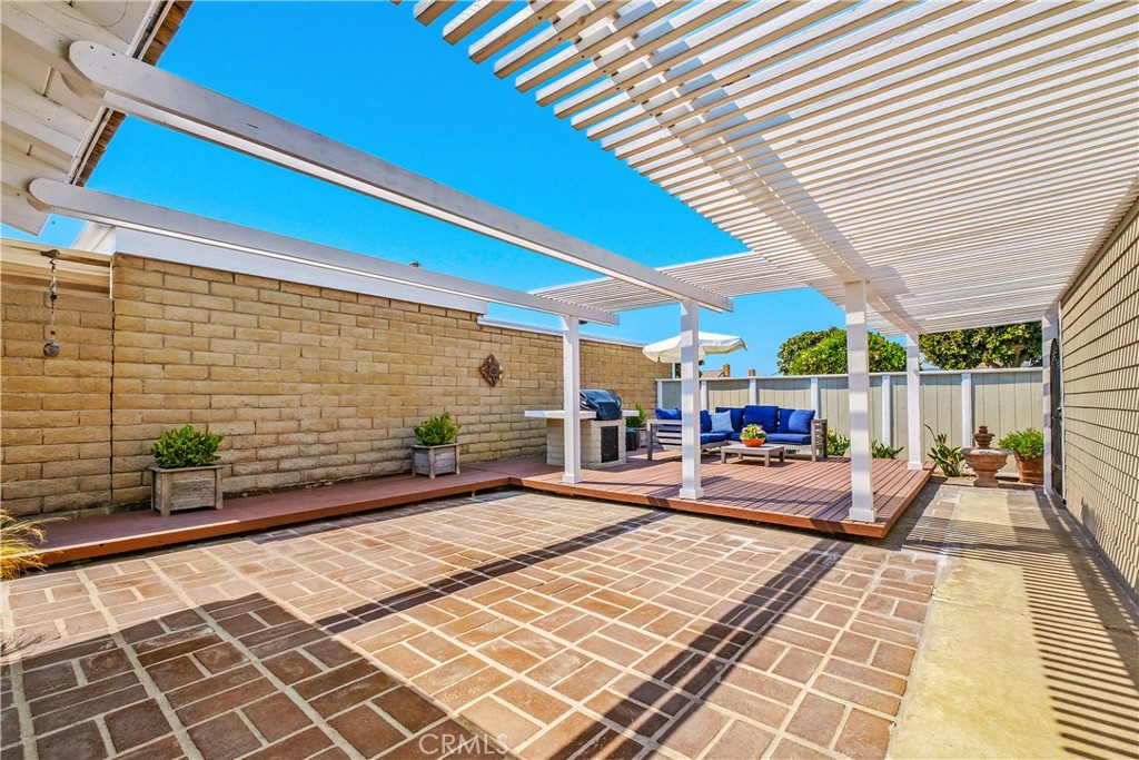 Gardens (Inland of PCH) (NSI) - Residential