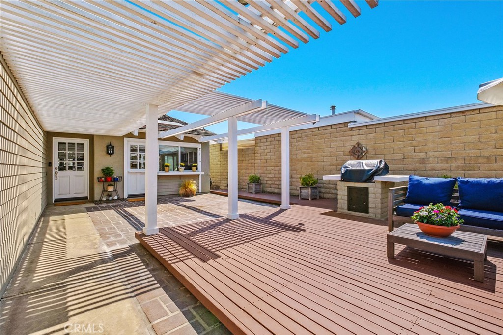 Gardens (Inland of PCH) (NSI) - Residential