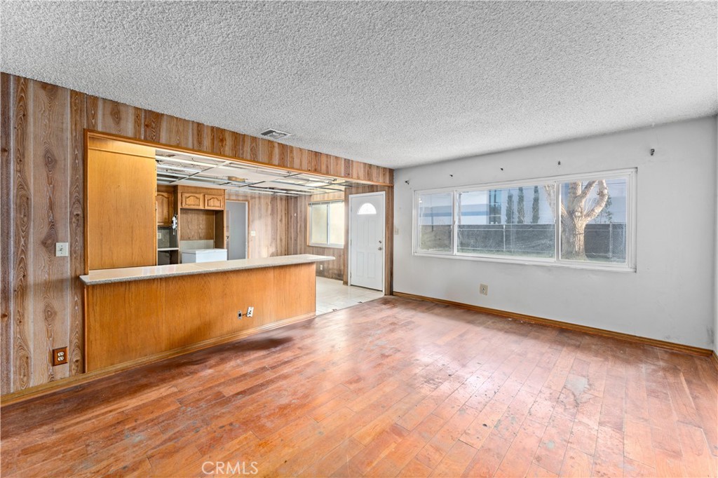 1829 E Elm Street