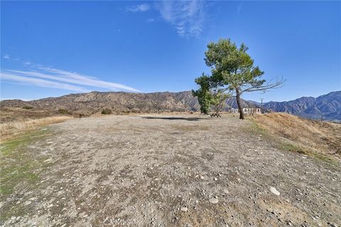 9401 Tujunga Valley Street Sunland CA 91040
