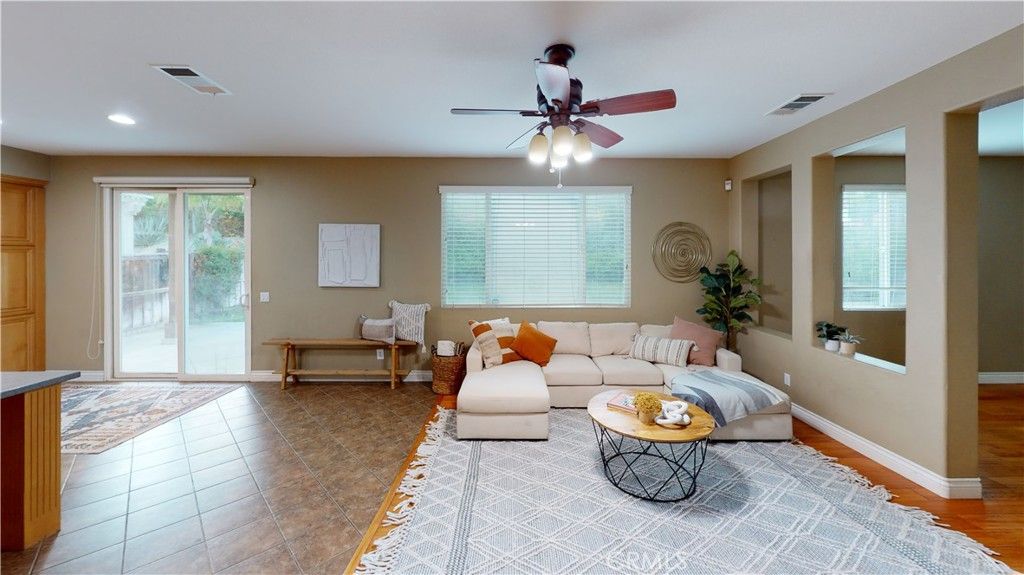 listing image 130722049493227102225