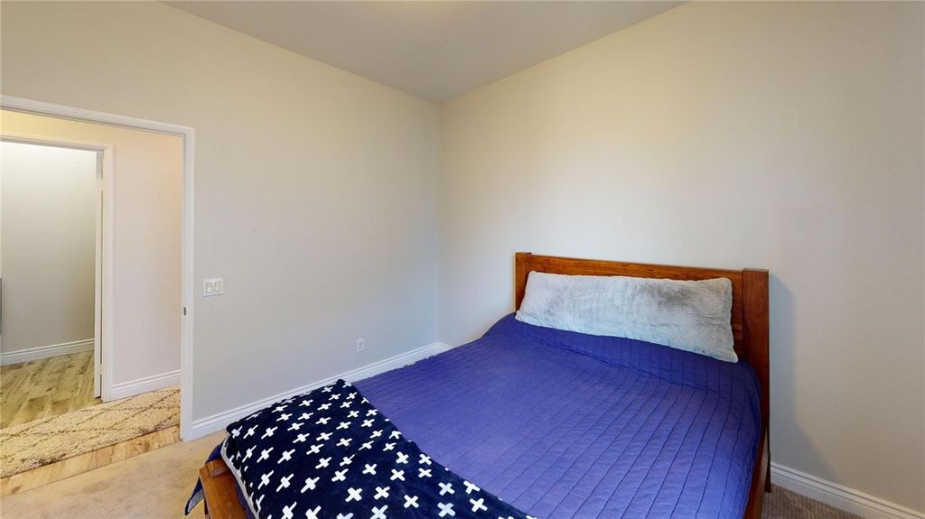 listing image 130723676389324646241