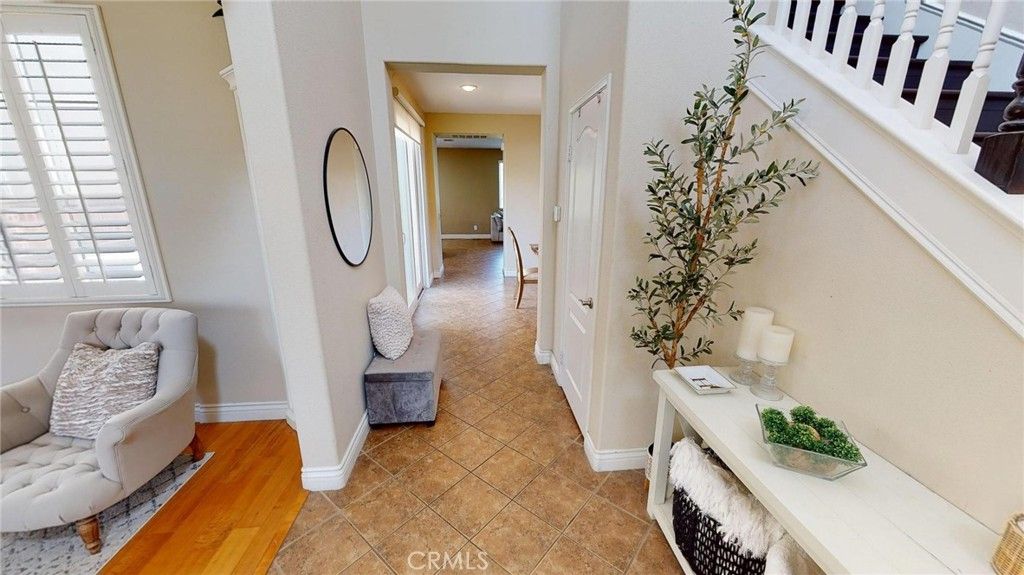 listing image 130726547879739295299