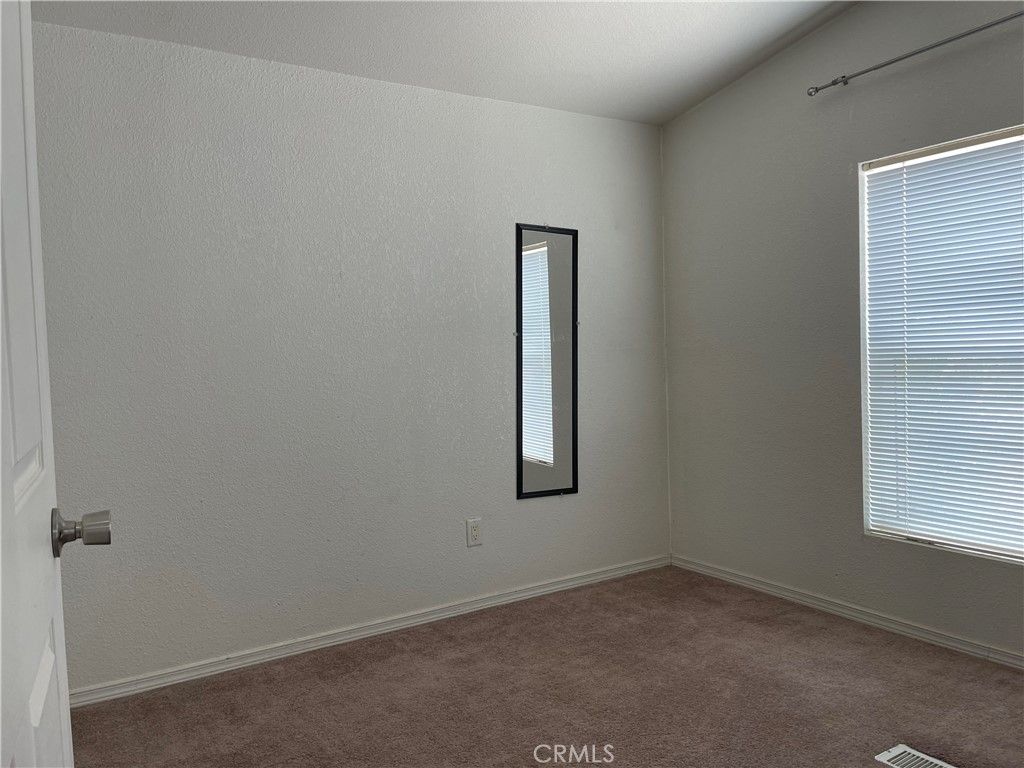 listing image 130724302714050745636