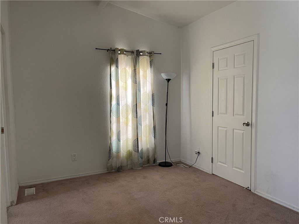 listing image 130720607938179762593