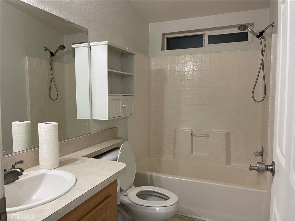 listing image 130720718466796000208