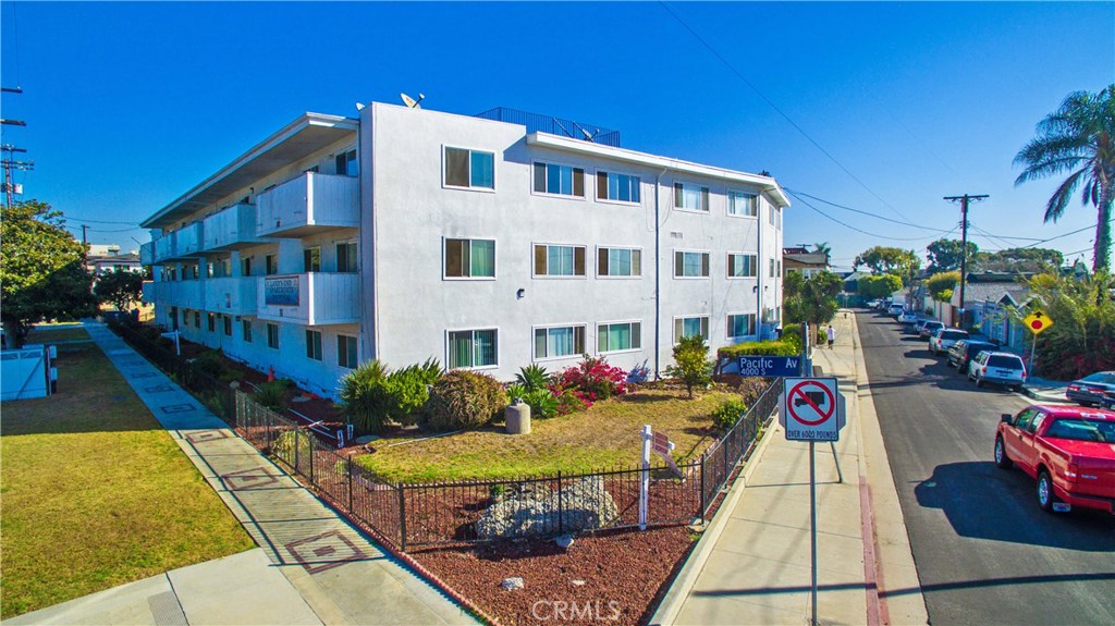 We are pleased to present a beautiful, remodeled apartment located in San Pedro, California. The building offers PANORAMIC OCEANFRONT views! The units are completely remodeled including new wood & modern tile floors, granite kitchens and bathrooms, contemporary paint colors and quality appliances. The subject property features an on-site laundry facility, elevator, sundeck, huge patio dining area for dining and a lush tropical landscaped courtyard. The building is located just steps from the Ocean and just blocks from Downtown, shopping, dining and entertainment. The subject property currently has 5 tenants, which makes it a unique opportunity with 31 vacant units that can be rented at market right away.
Built in 1965, the subject property consist of 34,651 rentable square feet on a lot size of 27,267 square feet. The unit mix consists of (4) three-bedroom / two-bathroom (24) two-bedroom / one-bathroom units, (7) three-bedroom / two-bathroom unit and (1) large studio / one-bathroom unit. There is an on-site laundry for tenants’ convenience. The subject property is separately metered for gas and electricity keeping expenses to a minimum.