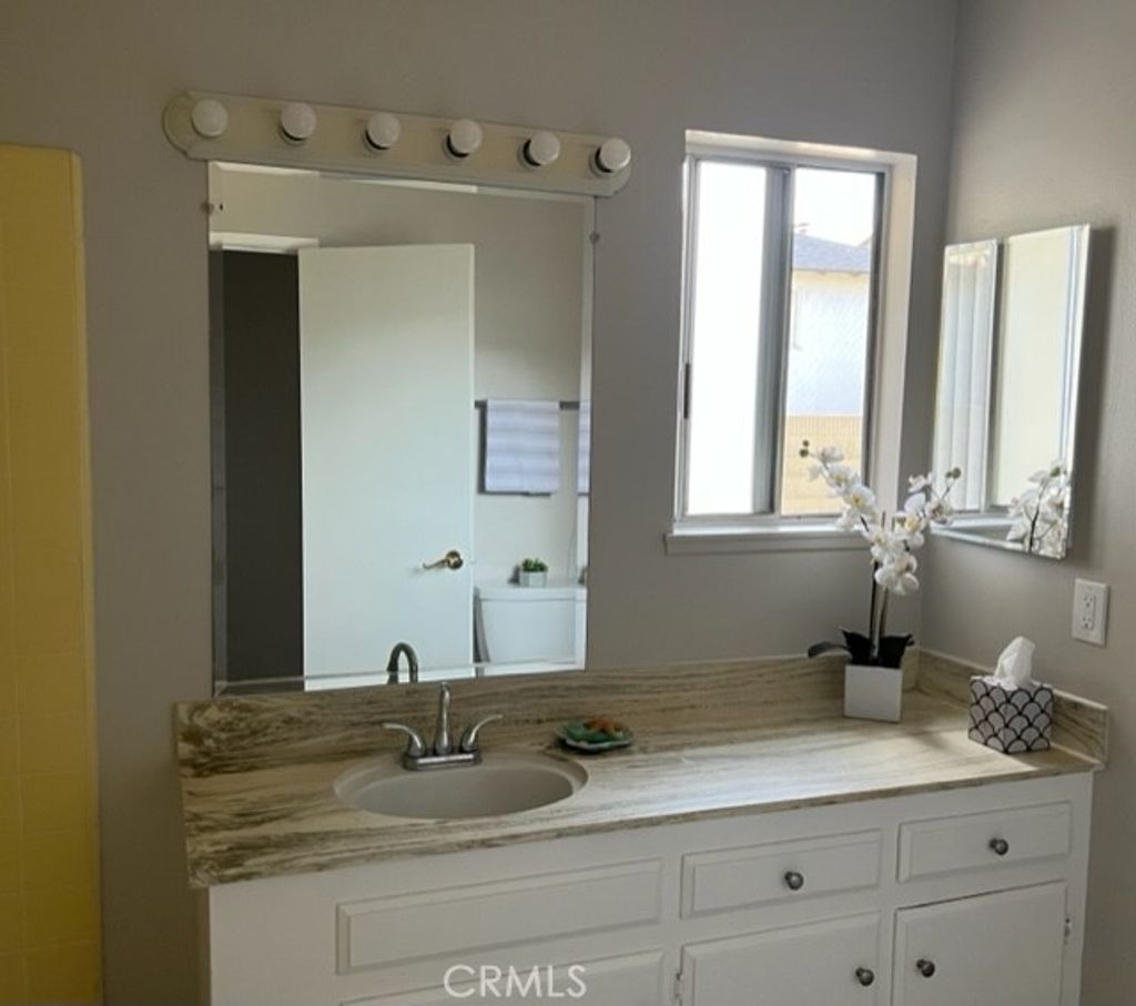 listing image 130729132163830658599