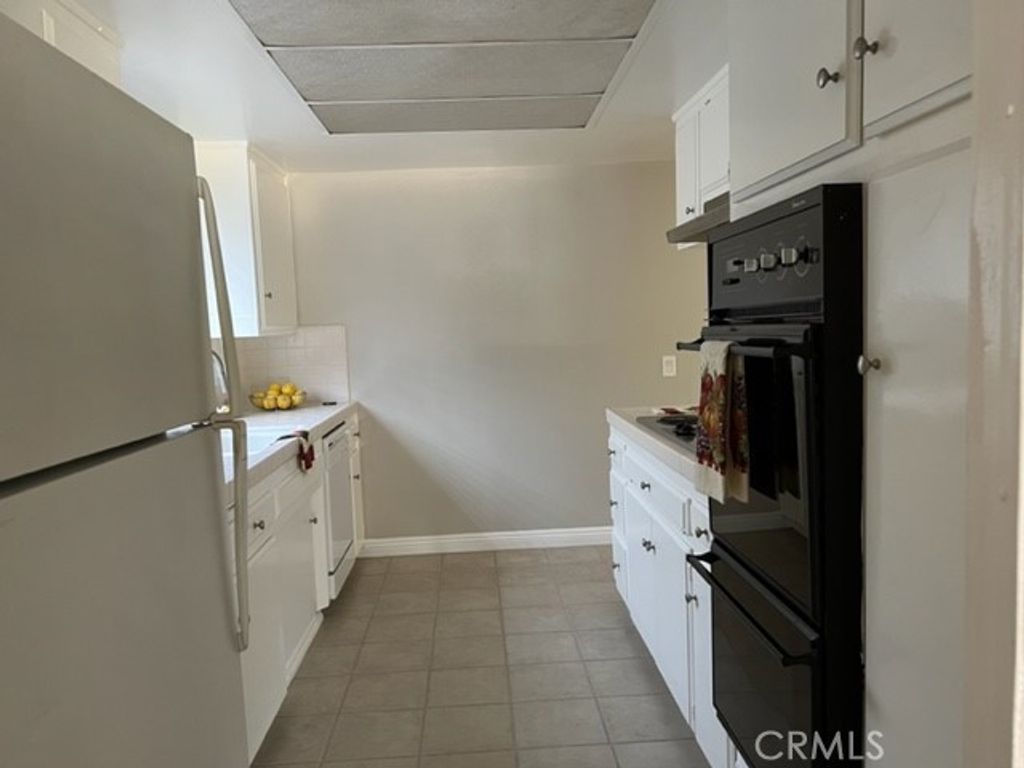 listing image 130722541574276422331